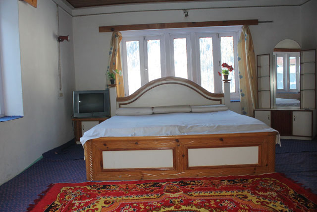 Cheap and Best Resort in Aru Valley