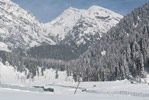 Resort in aru valley near Kolahoi Glacier